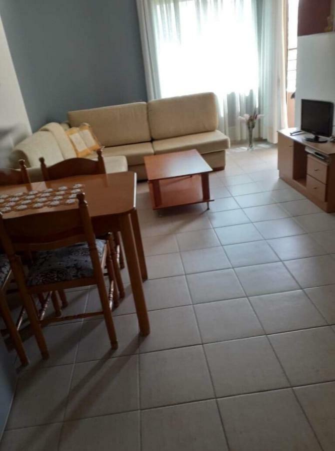 Popi * Sarandë